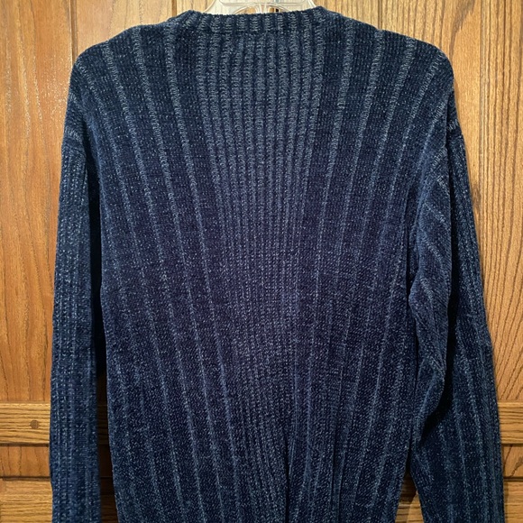 Men’s v-neck sweater - Picture 4 of 6